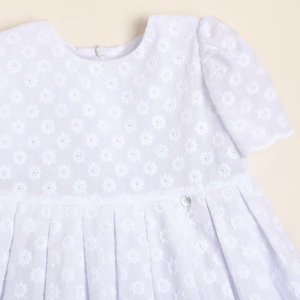 Vestido de broderie de algodón con dije de nacar Anto