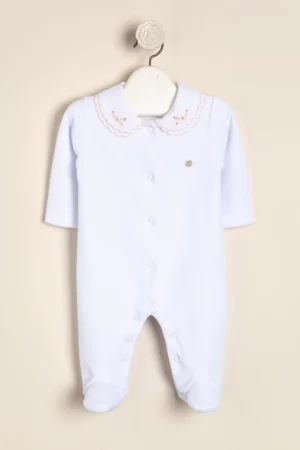 Enterito de plush con cuello doble bordado abierto adelante Michelle