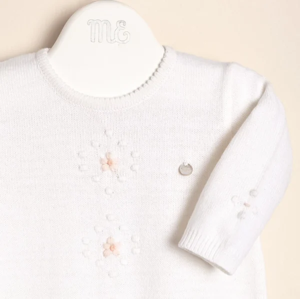 Enterito tejido con rombos de motitas bordado a mano Anna